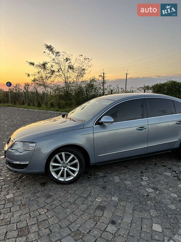 Седан Volkswagen Passat 2010 в Ужгороде