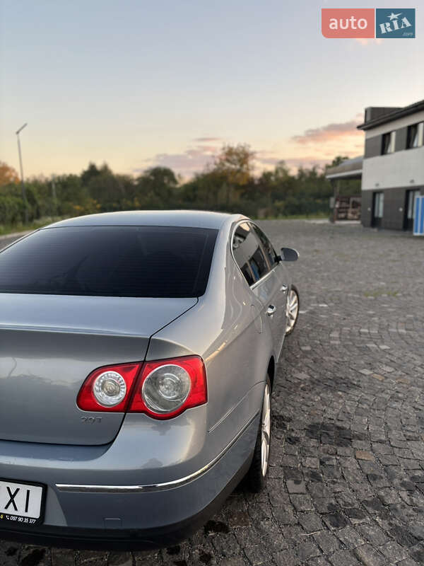 Седан Volkswagen Passat 2010 в Ужгороде