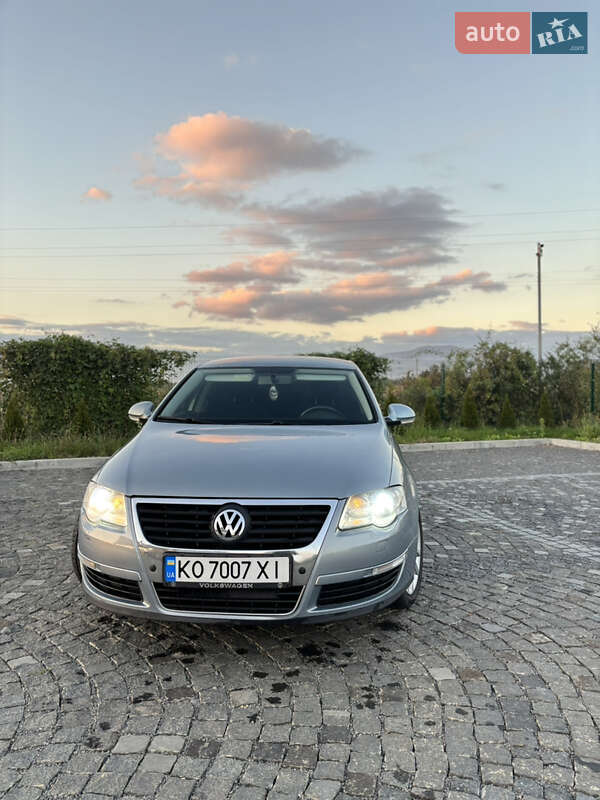 Седан Volkswagen Passat 2010 в Ужгороде