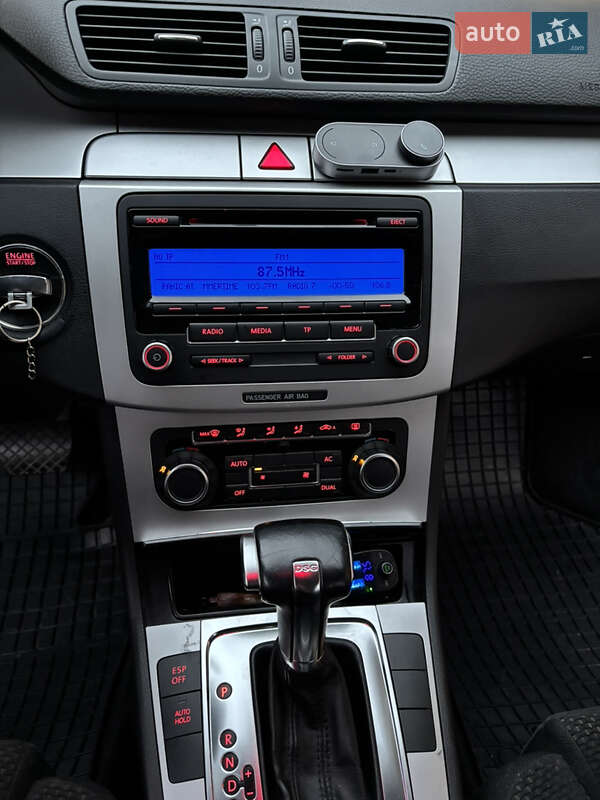 Седан Volkswagen Passat 2010 в Ужгороде