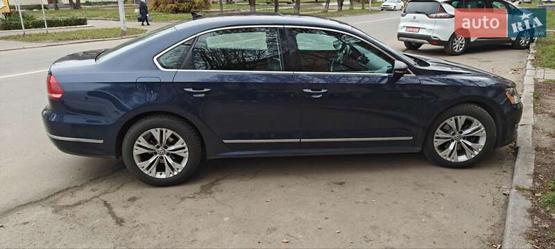 Седан Volkswagen Passat 2012 в Бердичеве