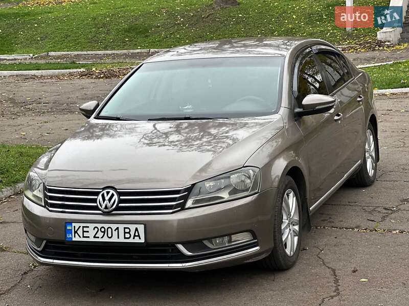 Седан Volkswagen Passat 2011 в Каменском фото Седан Volkswagen Passat 2011 в Каменском