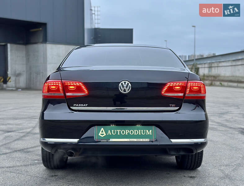 Седан Volkswagen Passat 2012 в Киеве