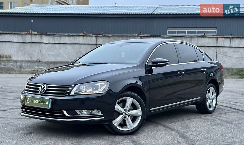 Седан Volkswagen Passat 2012 в Киеве