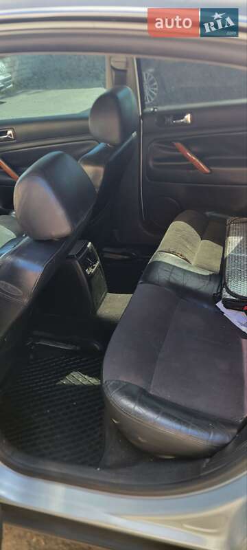 Седан Volkswagen Passat 2001 в Ракитном фото 4 Седан Volkswagen Passat 2001 в Ракитном