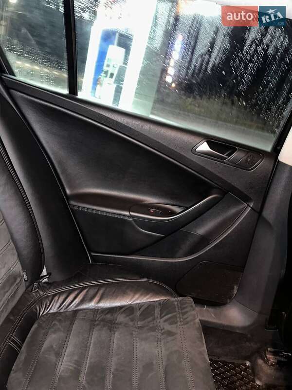 Седан Volkswagen Passat 2009 в Рокитном