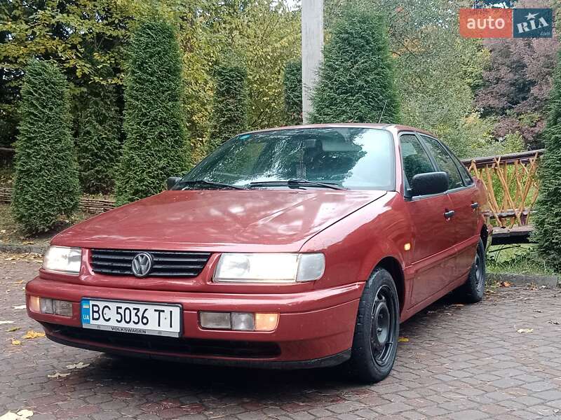 Седан Volkswagen Passat 1995 в Дрогобыче