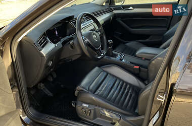 Універсал Volkswagen Passat 2015 в Чернівцях