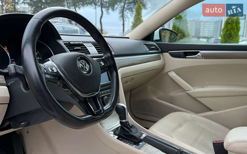 Седан Volkswagen Passat 2017 в Львові