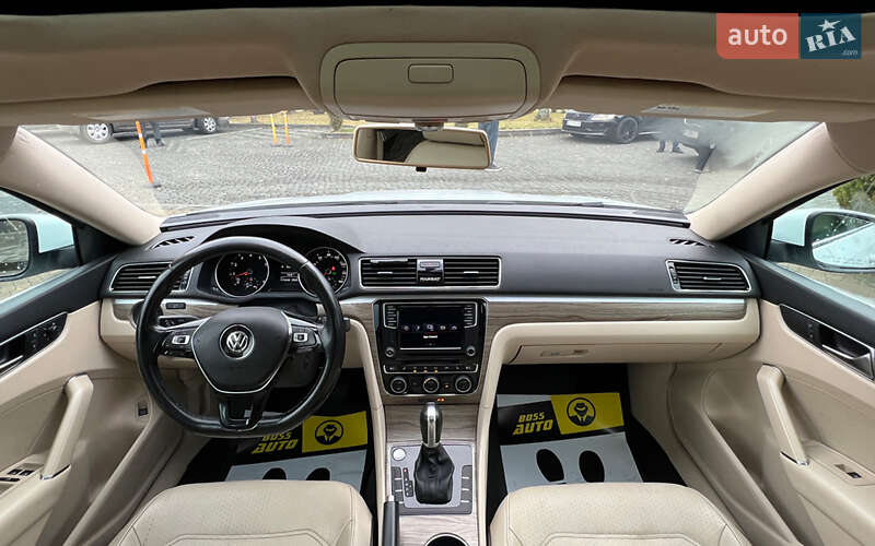Седан Volkswagen Passat 2017 в Львові
