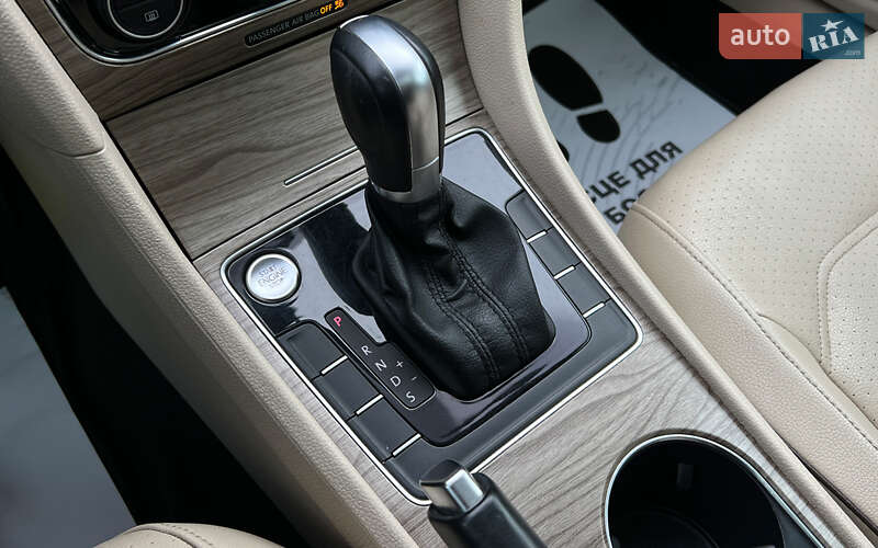 Седан Volkswagen Passat 2017 в Львові