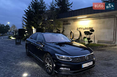 Седан Volkswagen Passat 2018 в Львове