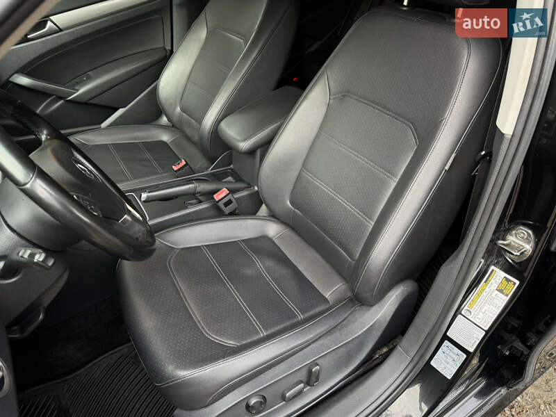Седан Volkswagen Passat 2014 в Киеве
