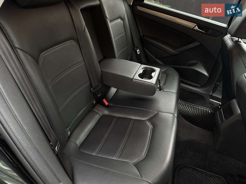 Седан Volkswagen Passat 2014 в Киеве