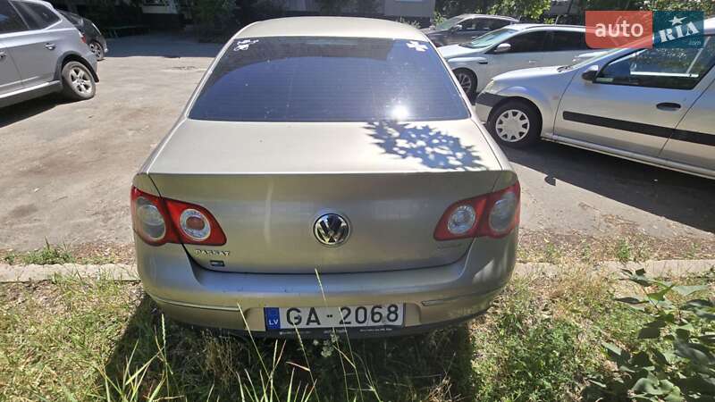 Седан Volkswagen Passat 2006 в Киеве