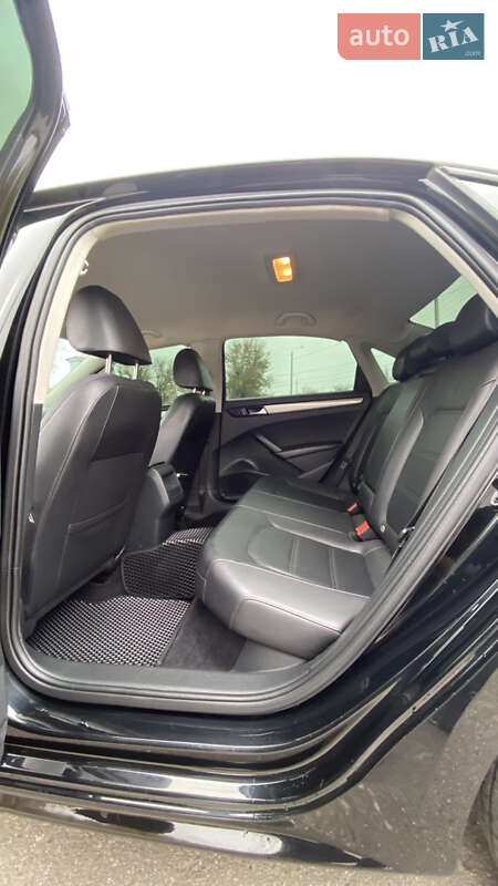 Седан Volkswagen Passat 2014 в Кривом Роге