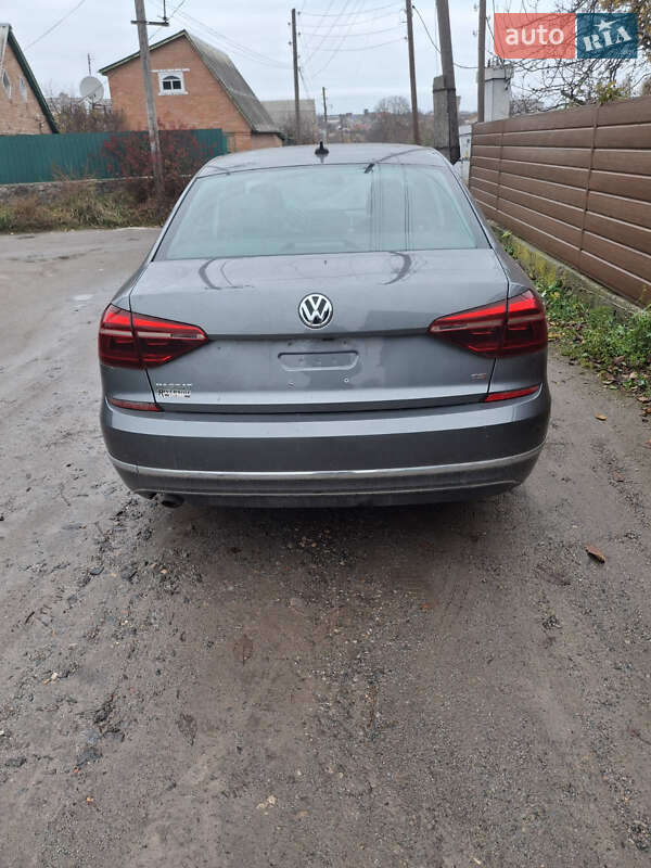 Седан Volkswagen Passat 2018 в Виннице