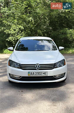 Седан Volkswagen Passat 2012 в Києві