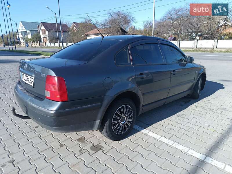 Универсал Volkswagen Passat 2000 в Снятине