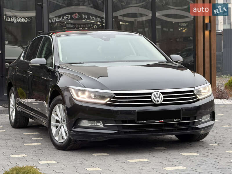 Седан Volkswagen Passat 2015 в Ужгороде