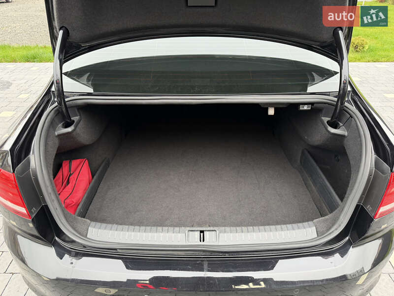 Седан Volkswagen Passat 2015 в Ужгороде