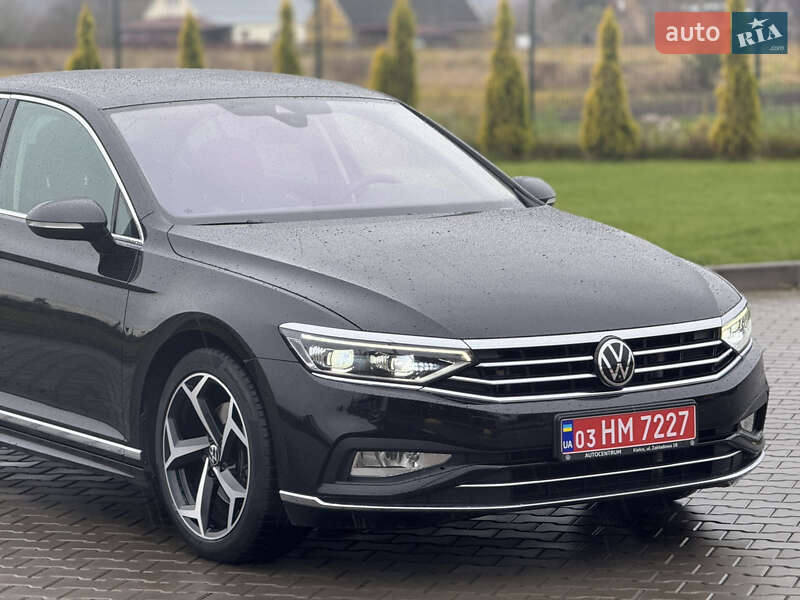 Седан Volkswagen Passat 2020 в Луцьку