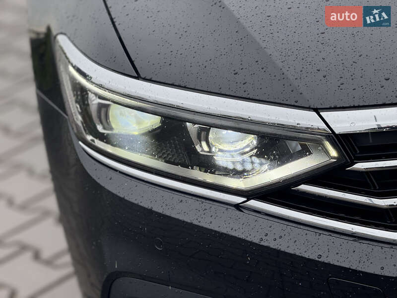 Седан Volkswagen Passat 2020 в Луцьку