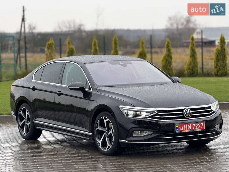 Седан Volkswagen Passat 2020 в Луцьку