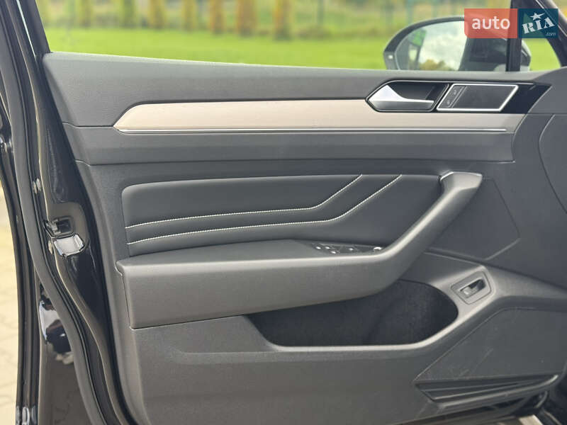 Седан Volkswagen Passat 2020 в Луцьку