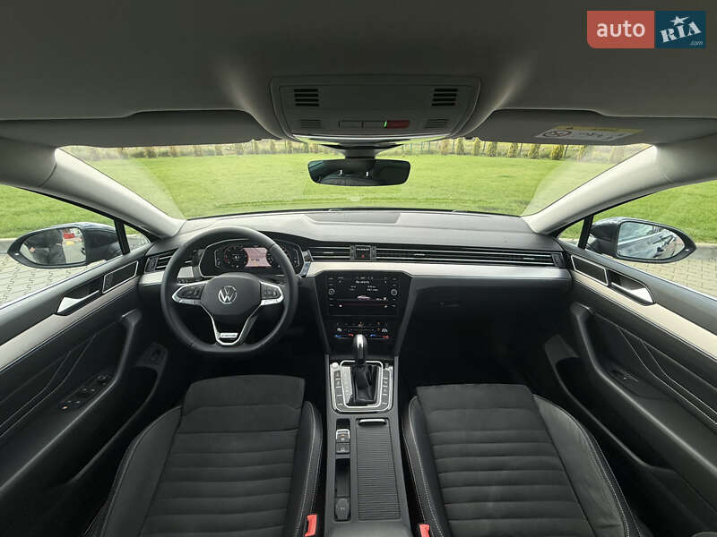 Седан Volkswagen Passat 2020 в Луцьку
