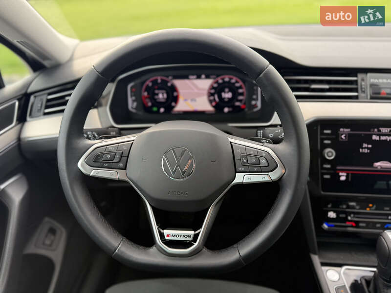 Седан Volkswagen Passat 2020 в Луцьку