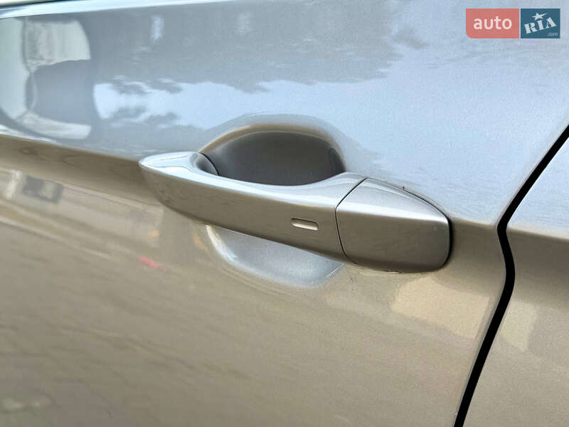 Седан Volkswagen Passat 2018 в Днепре