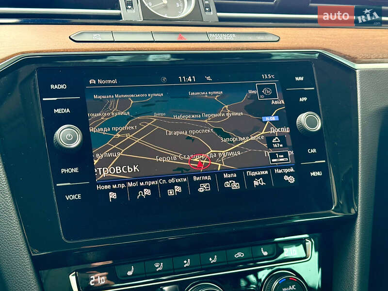 Седан Volkswagen Passat 2018 в Днепре