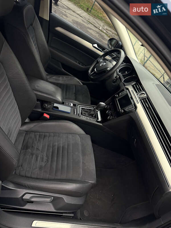 Седан Volkswagen Passat 2016 в Запоріжжі фото 6 Седан Volkswagen Passat 2016 в Запоріжжі