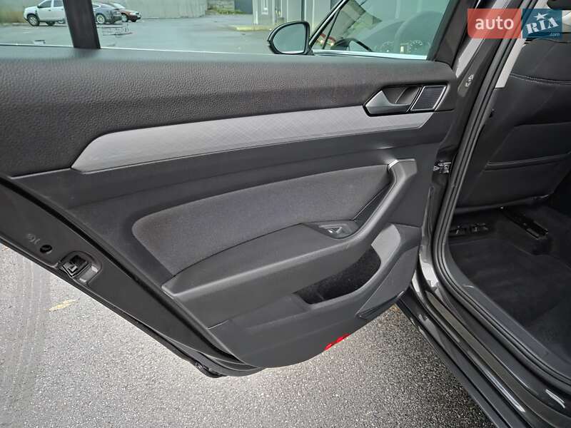 Универсал Volkswagen Passat 2021 в Виннице фото 166 Универсал Volkswagen Passat 2021 в Виннице