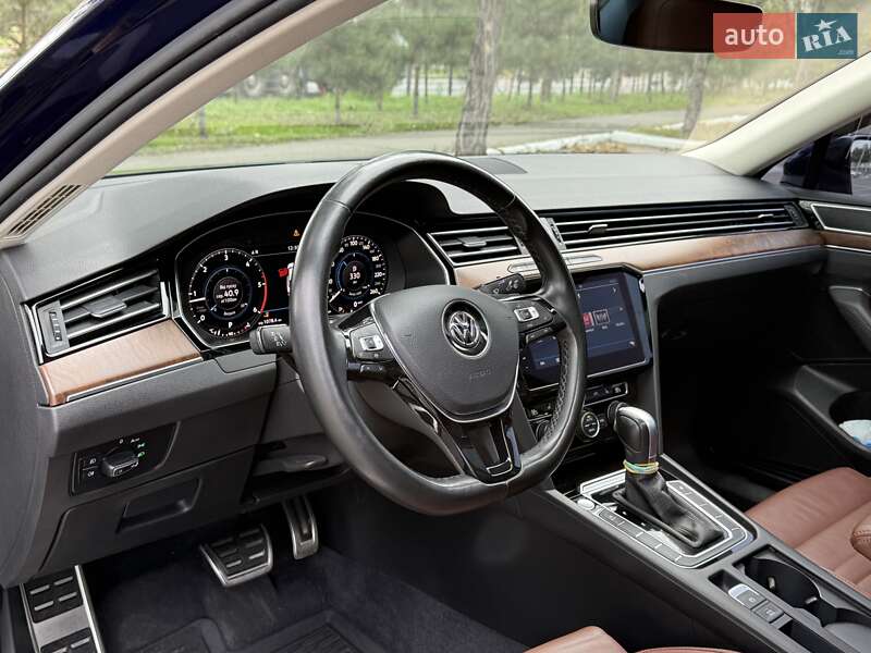 Седан Volkswagen Passat 2018 в Одессе