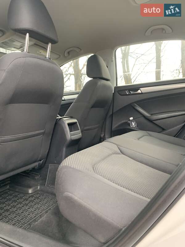 Седан Volkswagen Passat 2013 в Хмельницком