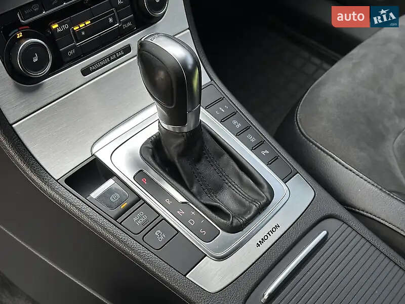 Універсал Volkswagen Passat 2011 в Сарнах