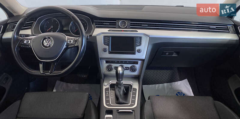 Універсал Volkswagen Passat 2015 в Львові