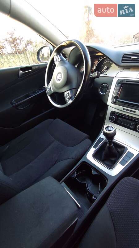 Универсал Volkswagen Passat 2010 в Калуше