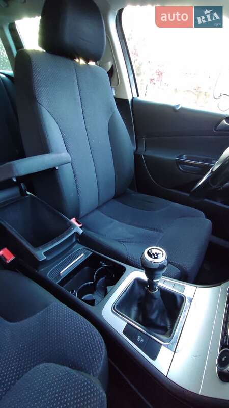 Универсал Volkswagen Passat 2010 в Калуше