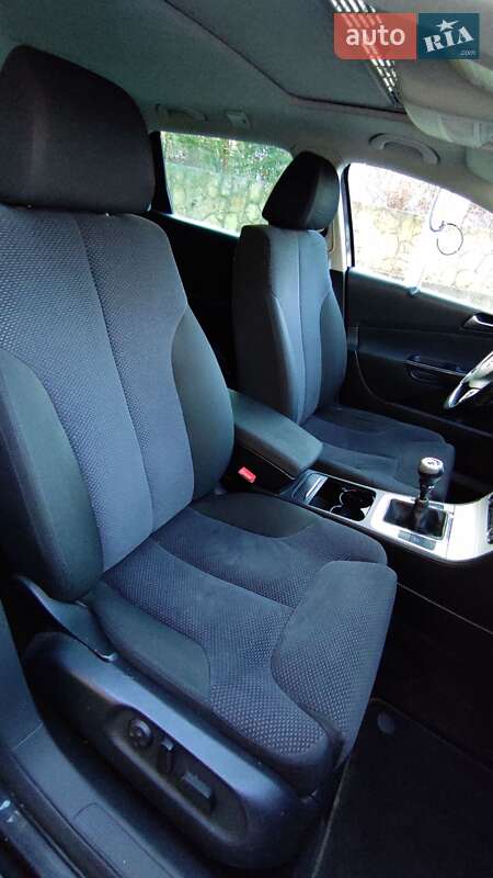 Универсал Volkswagen Passat 2010 в Калуше