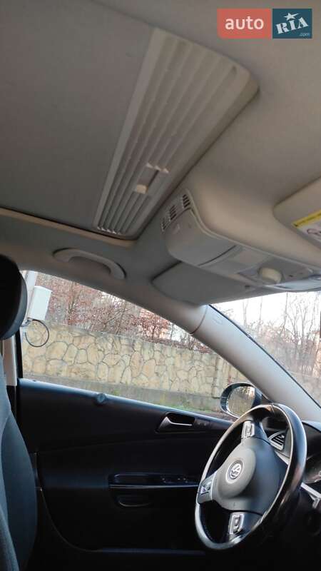 Универсал Volkswagen Passat 2010 в Калуше