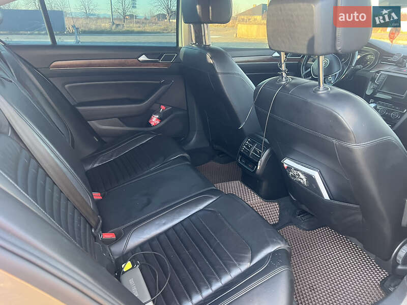 Седан Volkswagen Passat 2015 в Тячеві фото 11 Седан Volkswagen Passat 2015 в Тячеві