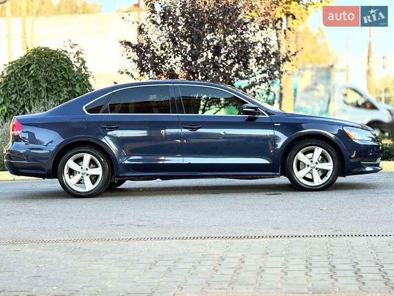 Седан Volkswagen Passat 2013 в Львове