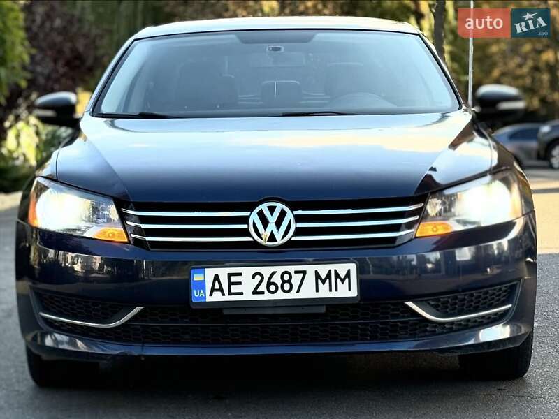 Седан Volkswagen Passat 2013 в Львове