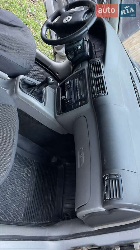 Универсал Volkswagen Passat 2000 в Киеве