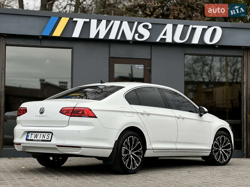 Седан Volkswagen Passat 2016 в Одессе