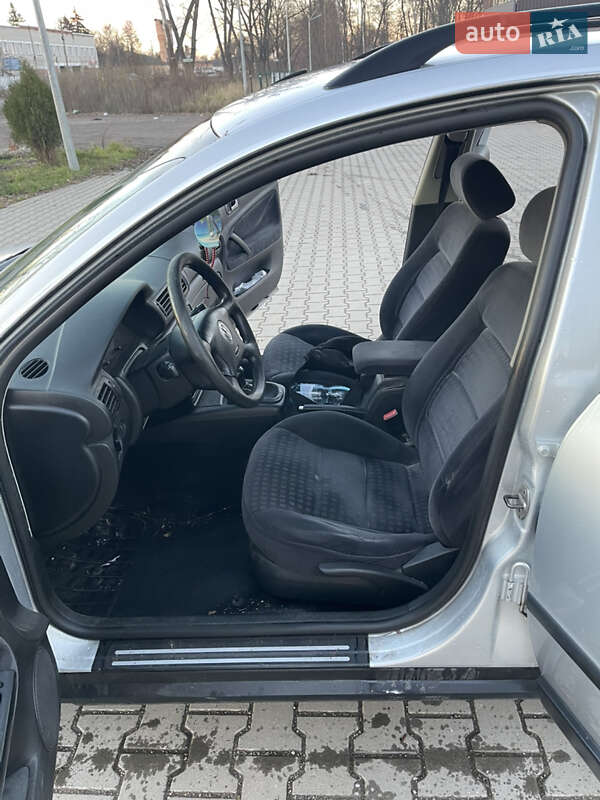 Універсал Volkswagen Passat 2003 в Коростені