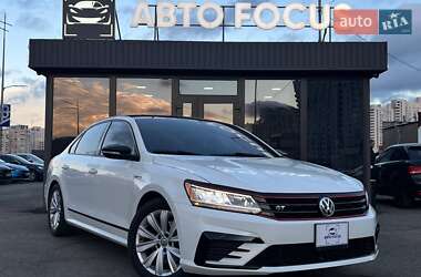 Седан Volkswagen Passat 2018 в Киеве